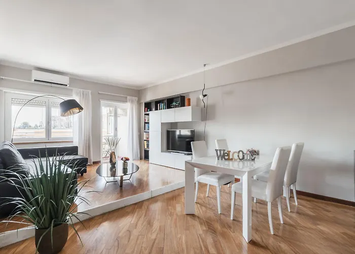 Elegant Hideaway Steps From St Peter Apartment *
