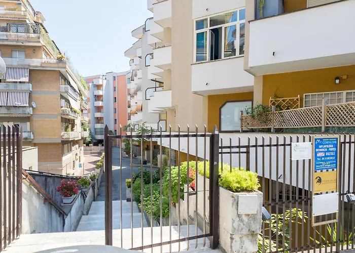 Elegant Hideaway Steps From St Peter Apartment *
