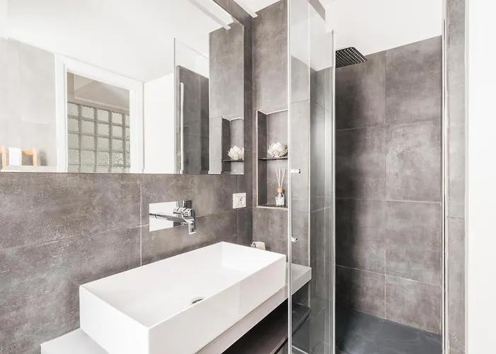Elegant Hideaway Steps From St Peter *